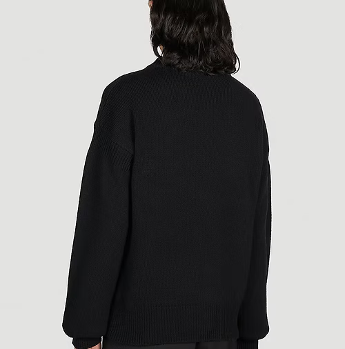 MW - KNITTED SWEATER